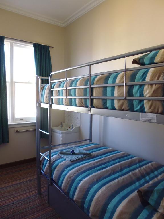 Happy Backpacker Hostel Penguin Buitenkant foto